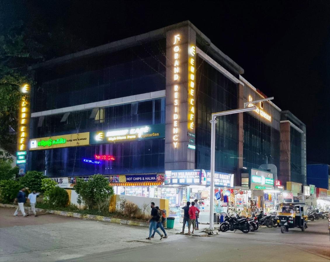 Js Grand Residency Hotel Palakkad Exterior photo
